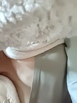 Snapshot of Paul-paul11 chatting on 12.05.25 Paul-paul11 online show from 12.05.25