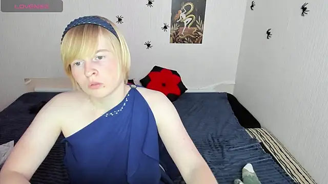 Cattie w  online show from 10.31.25