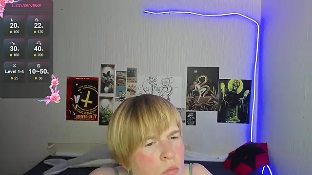 Cattie w  online show from 12.17.25