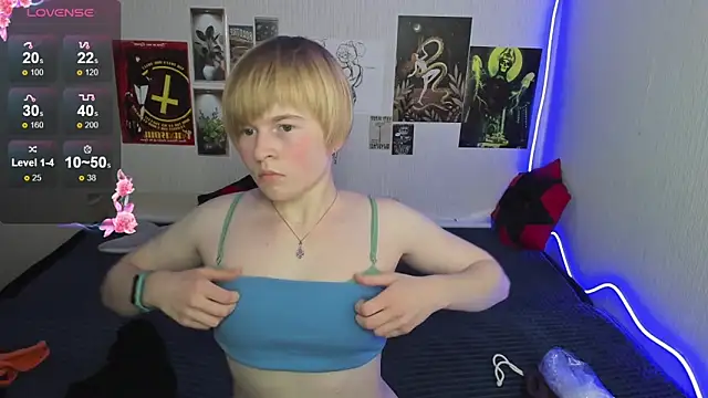 Cattie w  online show from 12.23.25