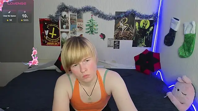 Cattie w  online show from 01.08.26