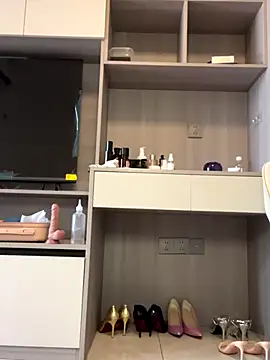 POS001 online show from 12.04.25