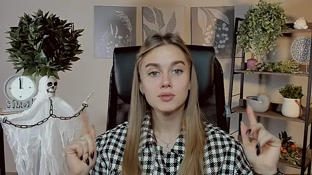 JuneWoods online show from 10.31.25