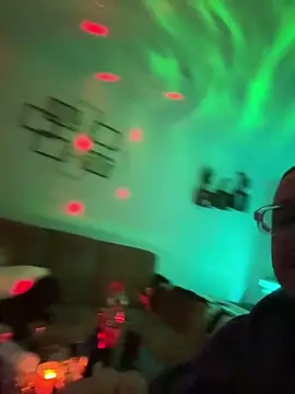 Snapshot of Zakmaro chatting on 12.17.25 Zakmaro online show from 12.17.25