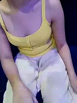 Snapshot of RIYA_LIVE0 chatting on 10.30.25 RIYA LIVE0 online show from 10.30.25