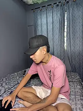 Snapshot of cristyan_arias chatting on 09.26.25 cristyan arias online show from 09.26.25