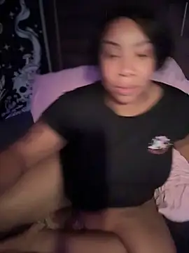 Snapshot of NeliaHexxen chatting on 11.05.25 NeliaHexxen online show from 11.05.25