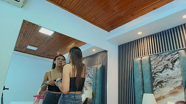 Snapshot of celestebellmont chatting on 12.16.25 celestebellmont online show from 12.16.25