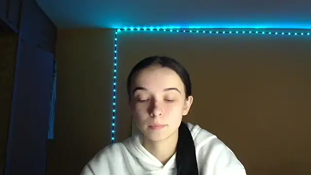 Emilia Light online show from 10.22.25