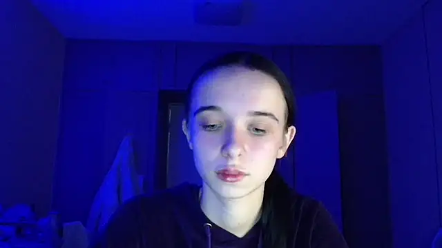 Emilia Light online show from 11.12.25