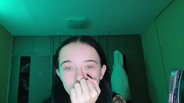 Emilia Light online show from 12.05.25