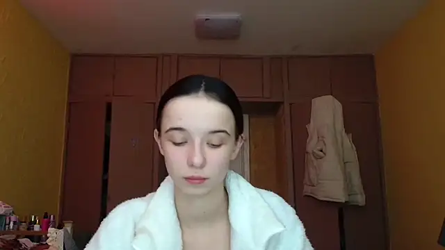 Emilia Light online show from 02.19.26