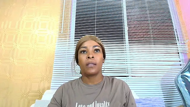 Layla lell online show from 05.08.26