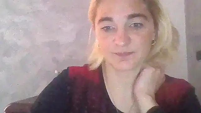 Snapshot of GoldenAngelMilf chatting on 10.07.25 GoldenAngelMilf online show from 10.07.25