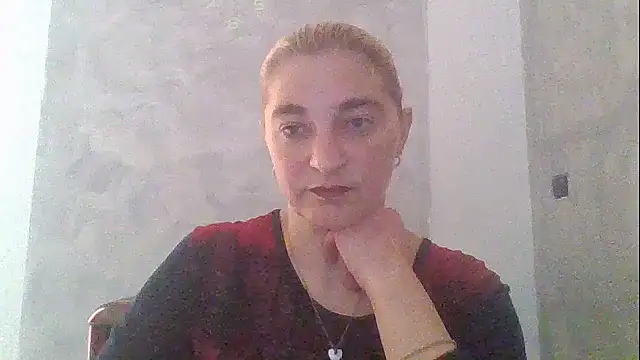 Snapshot of GoldenAngelMilf chatting on 10.09.25 GoldenAngelMilf online show from 10.09.25