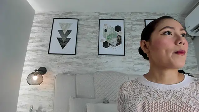 Snapshot of ashlye_collins chatting on 12.19.25 ashlye collins online show from 12.19.25