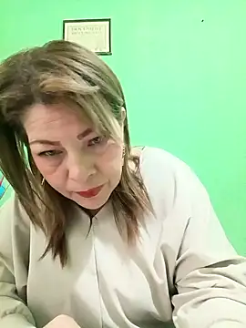 Snapshot of VANESSA__01 chatting on 10.18.25 VANESSA  01 online show from 10.18.25