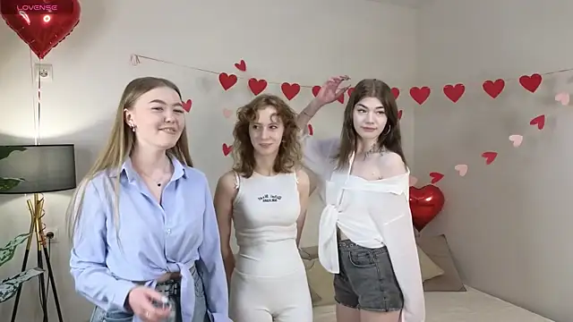 Snapshot of TwixieGuo chatting on 02.15.26 TwixieGuo online show from 02.15.26