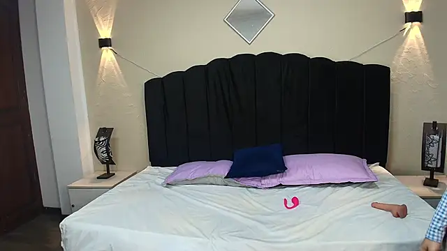 GabySweett  online show from 11.21.25