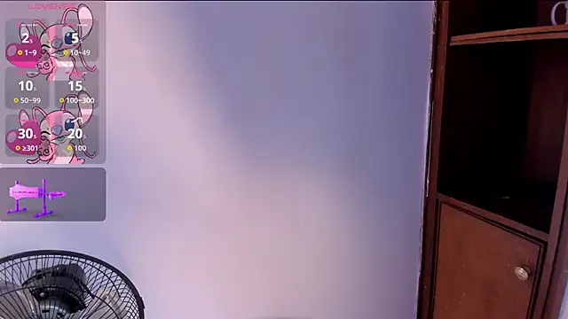 Caroline Millerr online show from 10.28.25