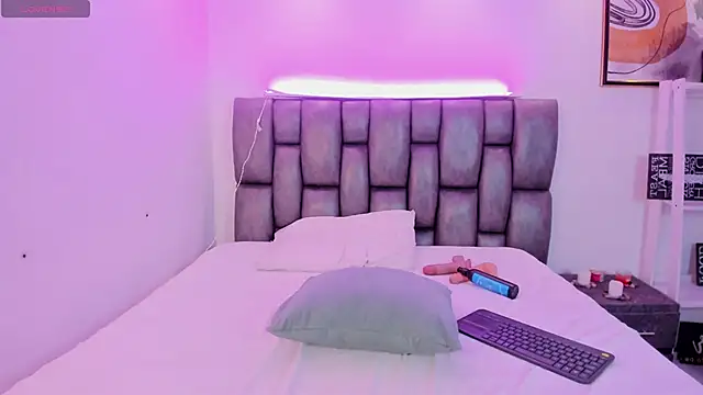 Snapshot of Caroline_Millerr chatting on 02.02.26 Caroline Millerr online show from 02.02.26