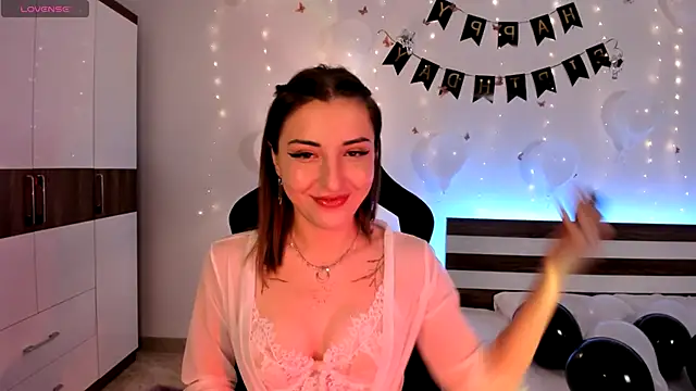 AmyVilvet  online show from 10.28.25