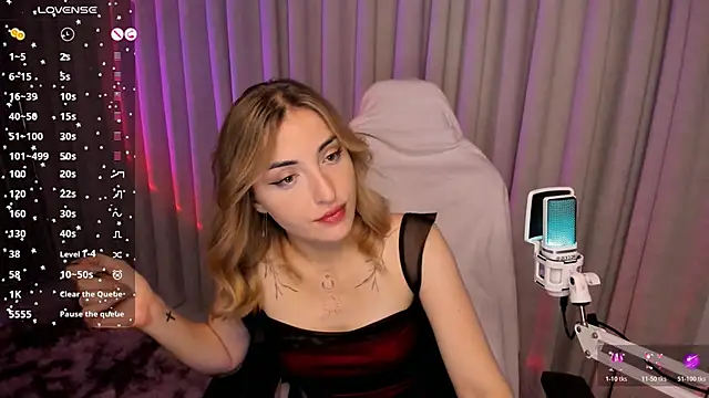 Snapshot of AmyVilvet_ chatting on 02.14.26 AmyVilvet online show from 02.14.26