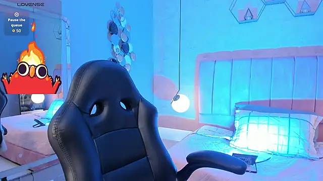 Snapshot of MAGIC_VERA chatting on 10.11.25 MAGIC VERA online show from 10.11.25