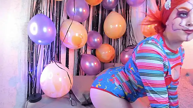 Snapshot of MAGIC_VERA chatting on 10.31.25 MAGIC VERA online show from 10.31.25