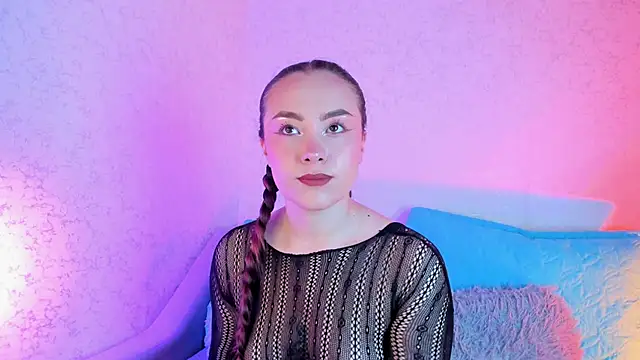 Snapshot of MAGIC_VERA chatting on 11.18.25 MAGIC VERA online show from 11.18.25