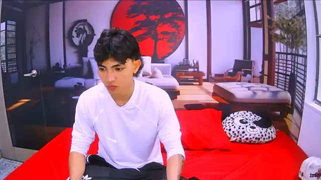 Snapshot of RomeoMillerr chatting on 10.02.25 RomeoMillerr online show from 10.02.25