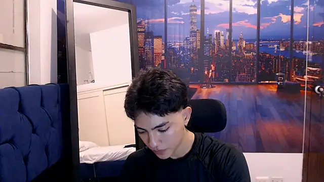 Snapshot of RomeoMillerr chatting on 10.06.25 RomeoMillerr online show from 10.06.25