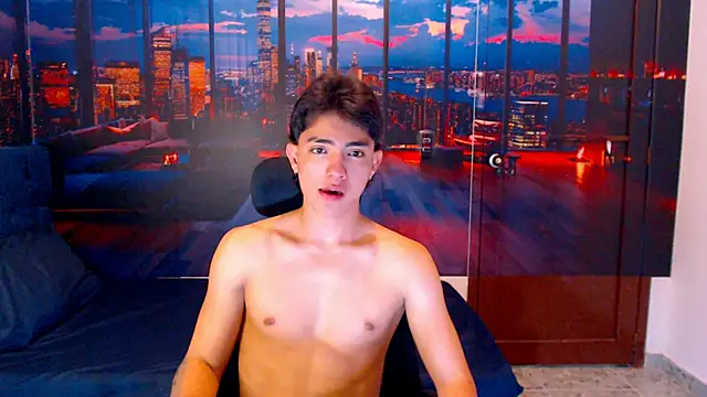 Snapshot of RomeoMillerr chatting on 10.07.25 RomeoMillerr online show from 10.07.25