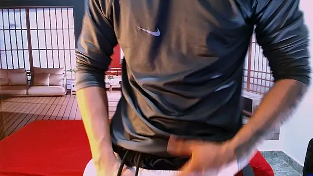 Snapshot of RomeoMillerr chatting on 11.05.25 RomeoMillerr online show from 11.05.25