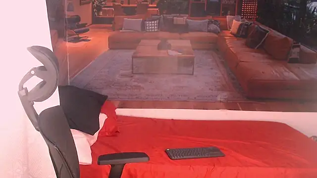 Snapshot of RomeoMillerr chatting on 12.03.25 RomeoMillerr online show from 12.03.25