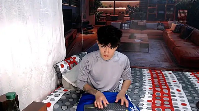 RomeoMillerr online show from 06.10.26