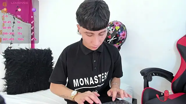 XaanderGrey online show from 10.25.25