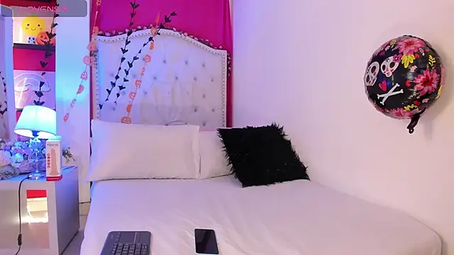 XaanderGrey online show from 10.28.25