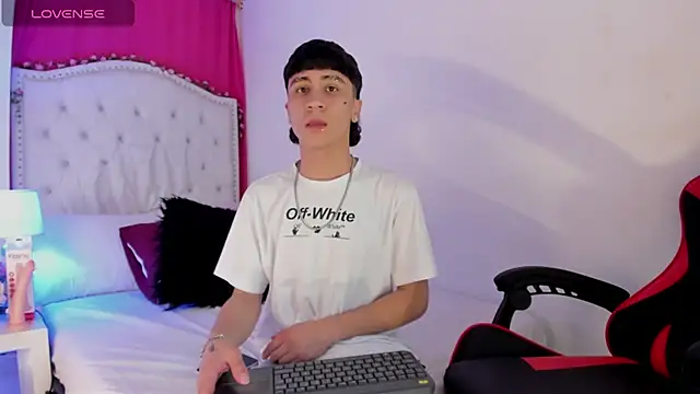 XaanderGrey online show from 11.05.25