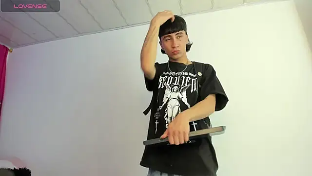 XaanderGrey online show from 11.07.25