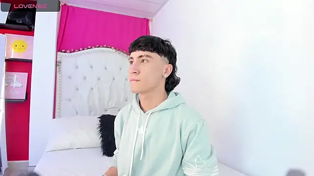 XaanderGrey online show from 11.30.25