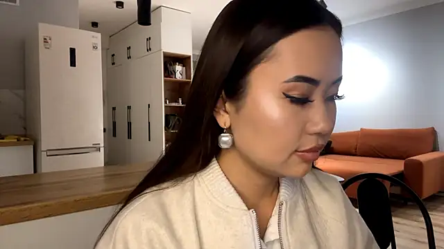 Ur neighbor Kira online show from 11.02.25