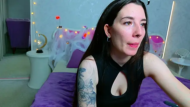 Curious Lily online show from 10.28.25