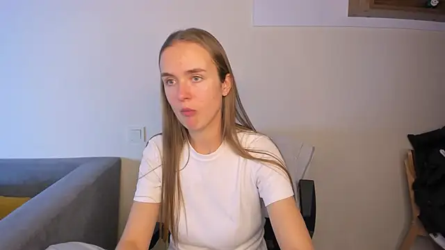 Snapshot of LilMary_ chatting on 11.10.25 LilMary online show from 11.10.25