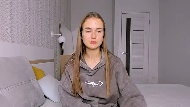 Snapshot of LilMary_ chatting on 11.12.25 LilMary online show from 11.12.25