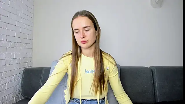 Snapshot of LilMary_ chatting on 11.18.25 LilMary online show from 11.18.25