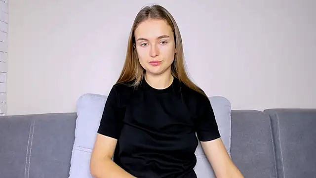 Snapshot of LilMary_ chatting on 11.25.25 LilMary online show from 11.25.25