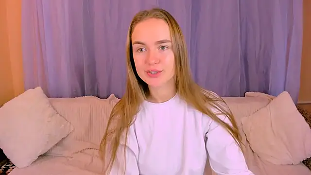 Snapshot of LilMary_ chatting on 11.27.25 LilMary online show from 11.27.25