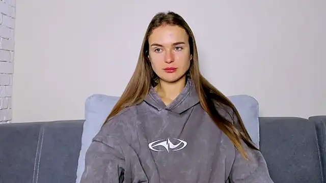 Snapshot of LilMary_ chatting on 12.01.25 LilMary online show from 12.01.25