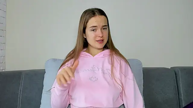 Snapshot of LilMary_ chatting on 12.05.25 LilMary online show from 12.05.25